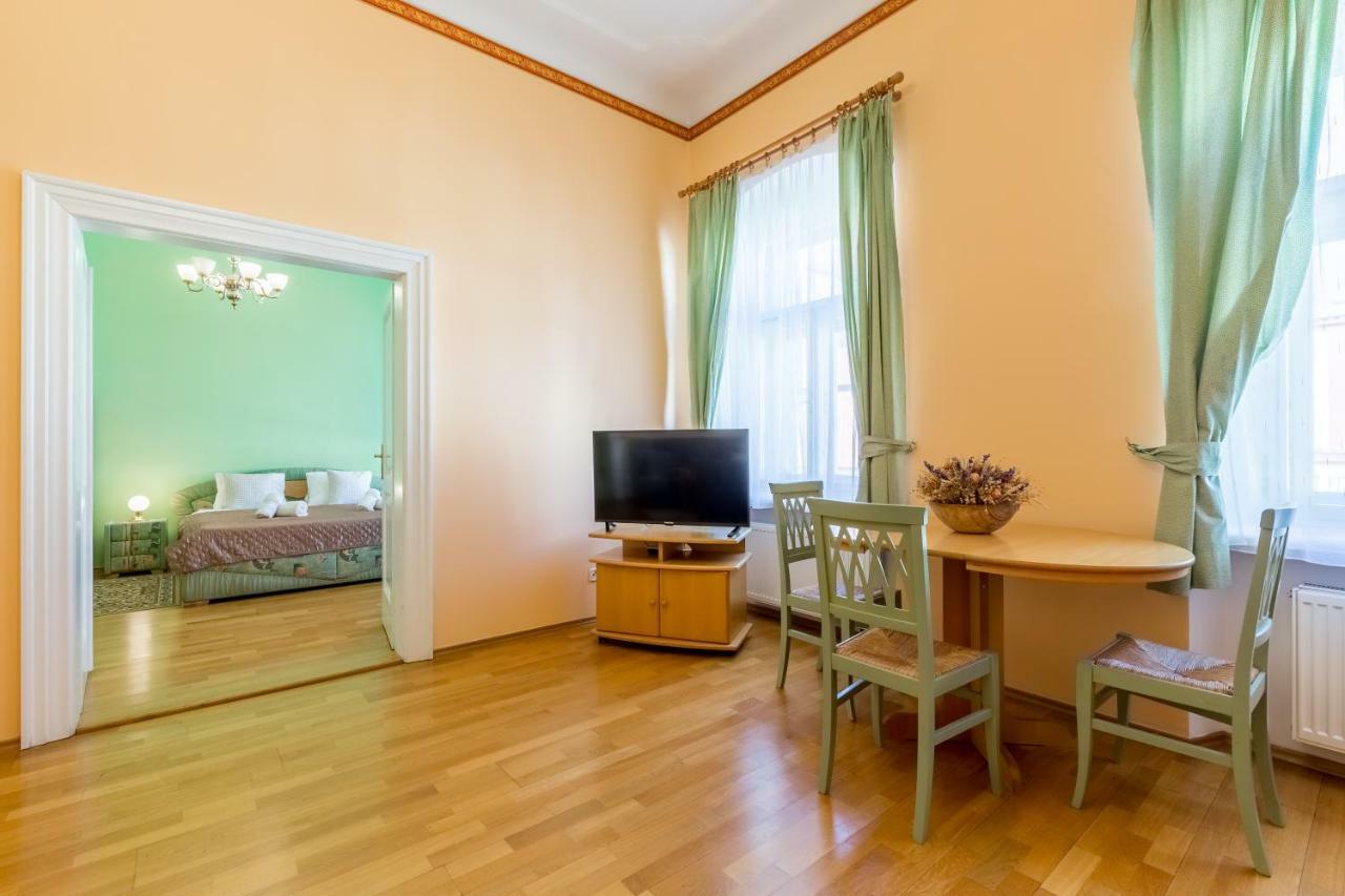 Hotel U Rytire Melnik Exterior photo